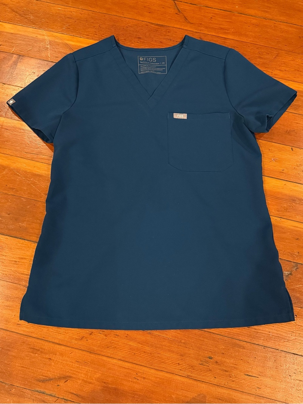FIGS Technical Collection Teal Caribbean Blue Catarina Scrub Top XS